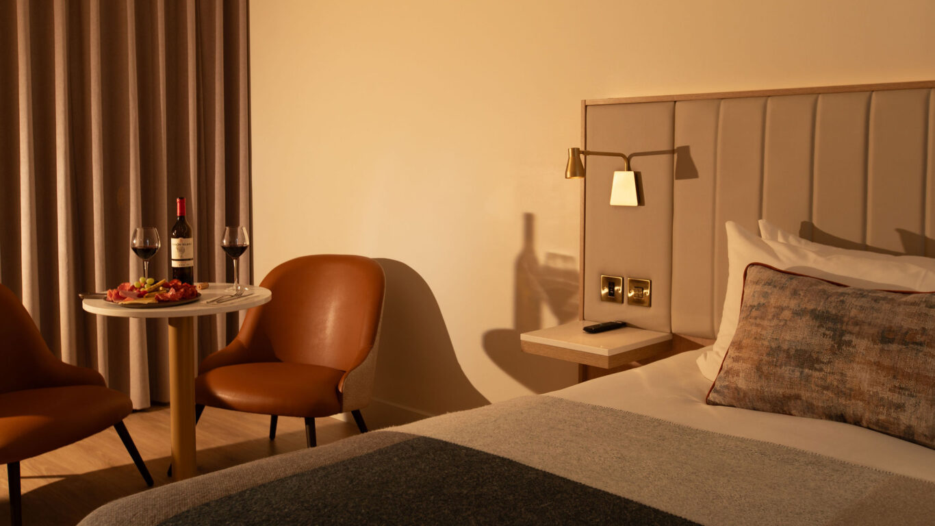 ClubKingTheAddressSligoCorner3